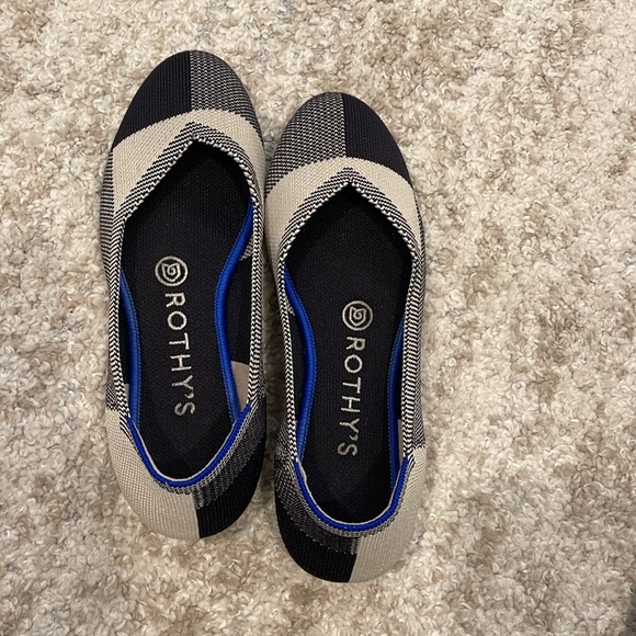 Rothys Women's The Flat Captoe Black White Size 6.5 - Picture 2 of 7